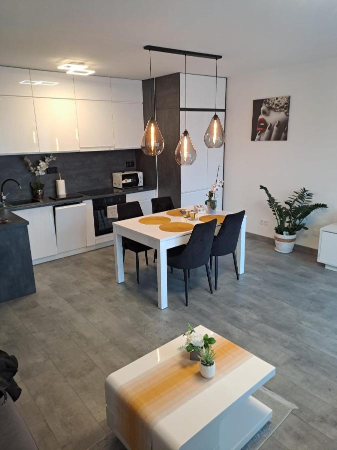 Ferienwohnung Apartament Sloneczny Jelenia Góra Exterior foto